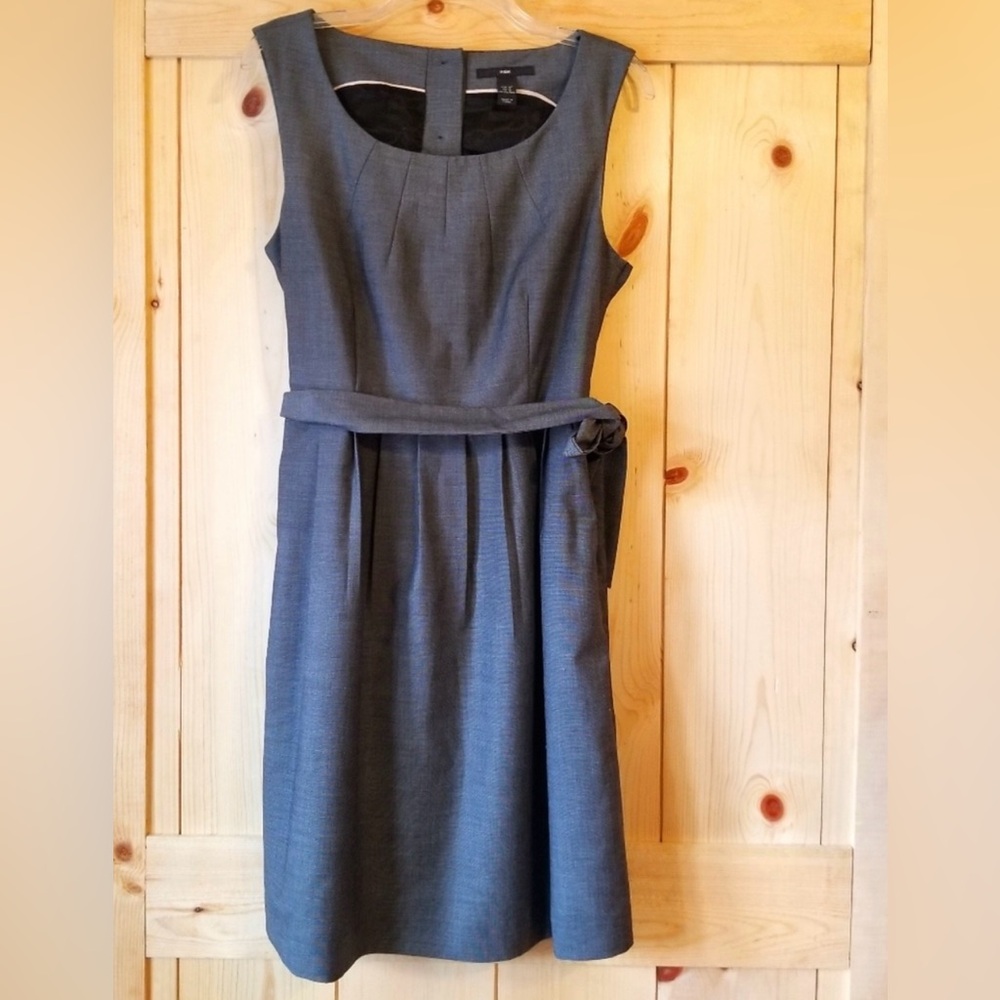 H&M Fit n' Flare Gray Woven Print
Sleeveless Dress